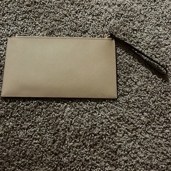 Michael Kors Wristlet - Picture 5 of 9